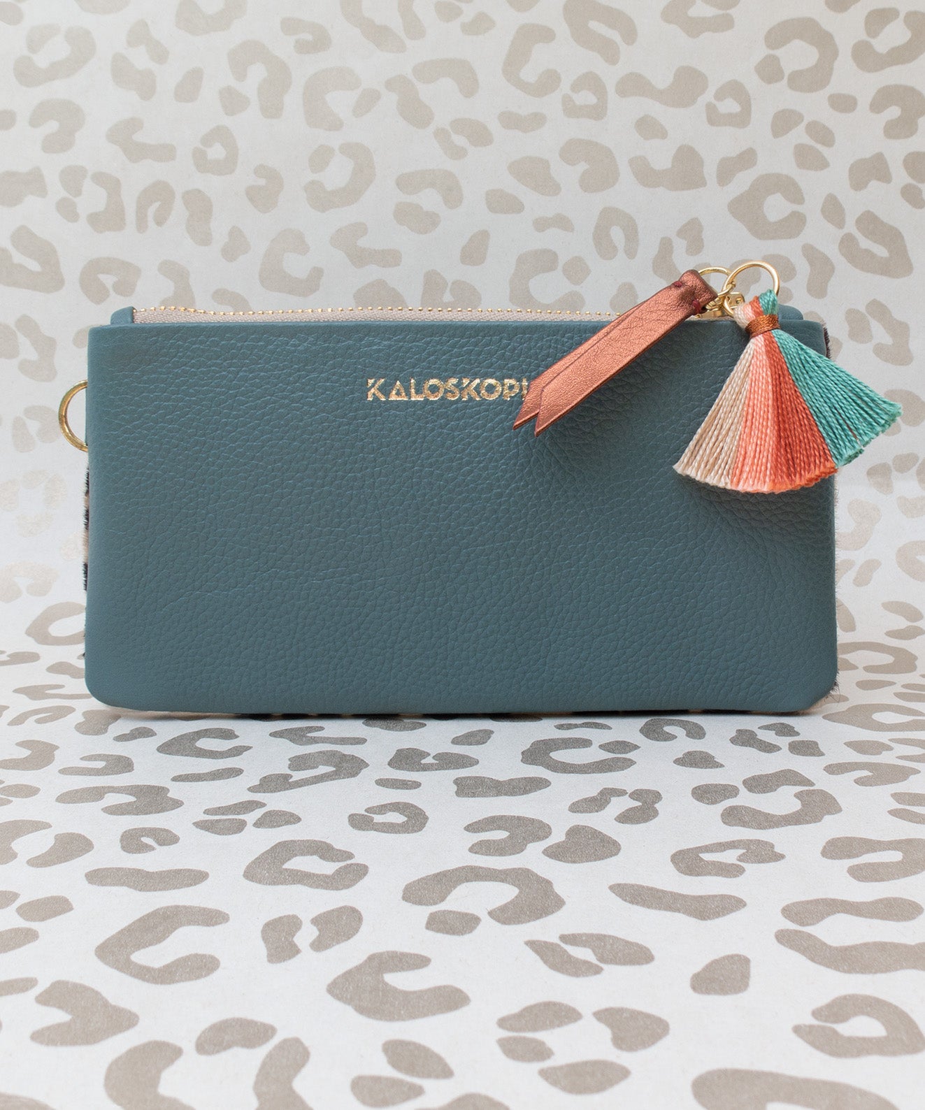 BILLETERA CHEETAH AGAVE EN CUERO VERDE Y ANIMAL PRINT EN PELO