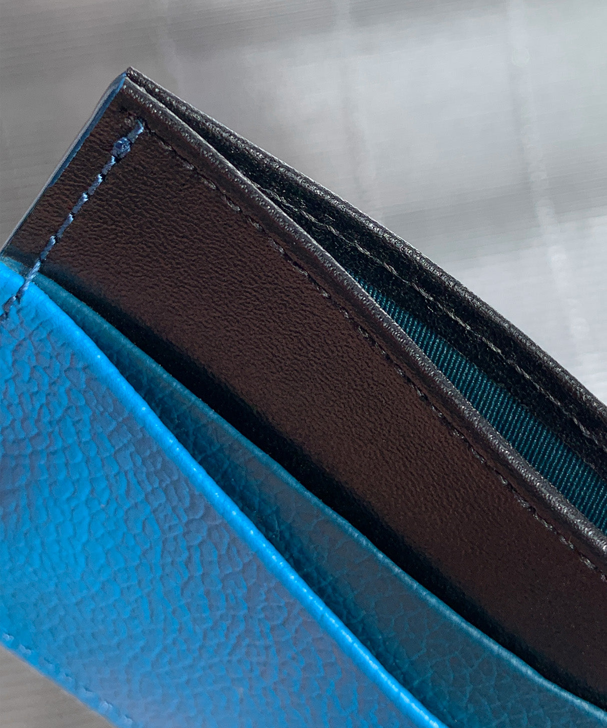 VIVID BLUE CARDHOLDER