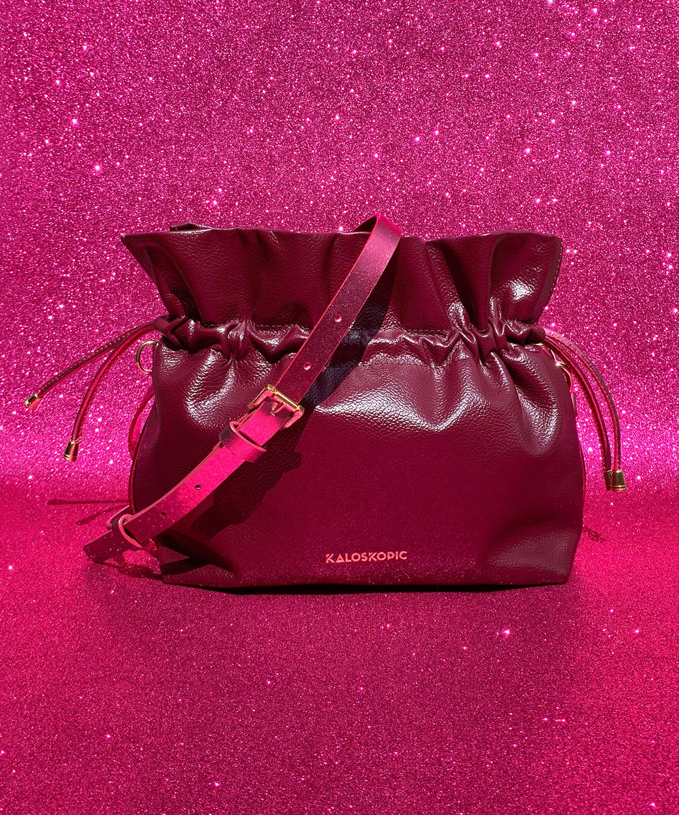 CHERRY RUFFLE BAG CARTERA EN CUERO BURDEOS