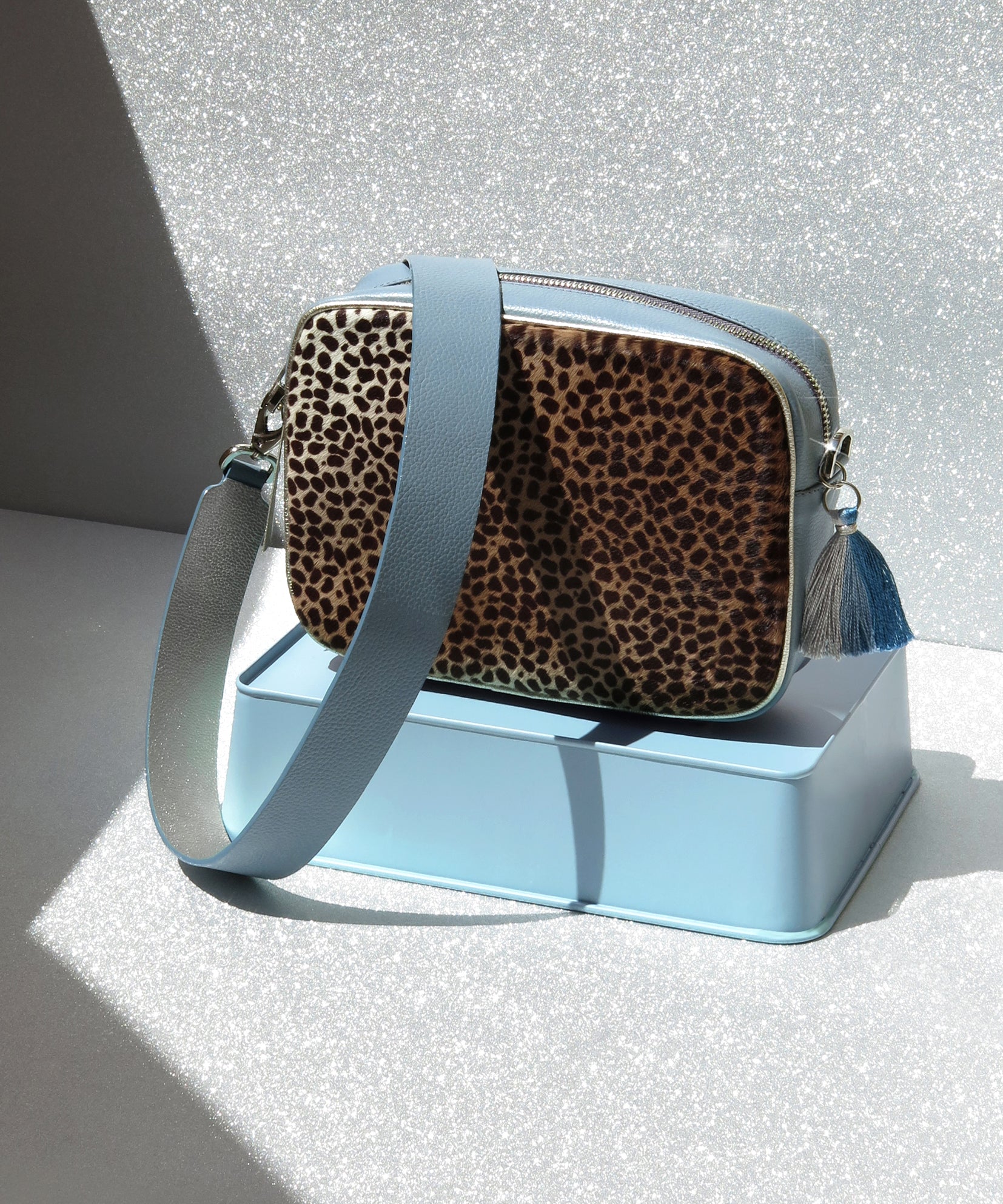 CROSSBODY BLUE SILVER SPOTS