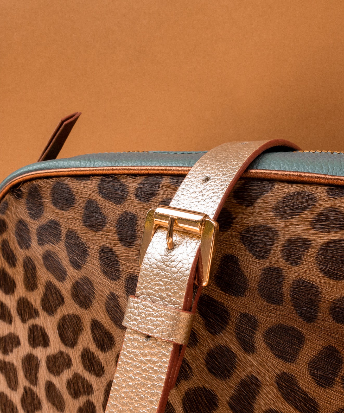 CROSSBODY CHEETAH AGAVE