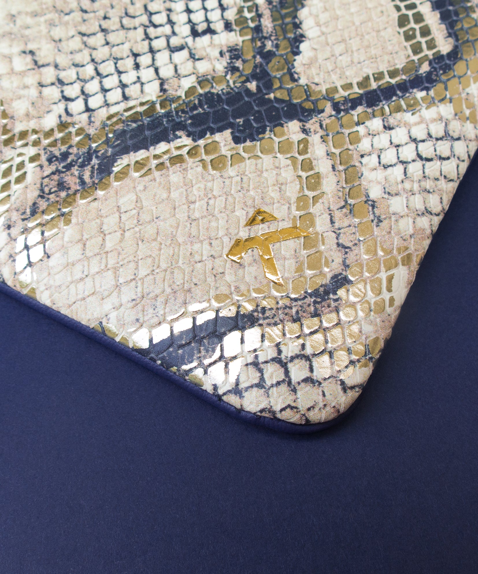 PYTHON CLUTCH